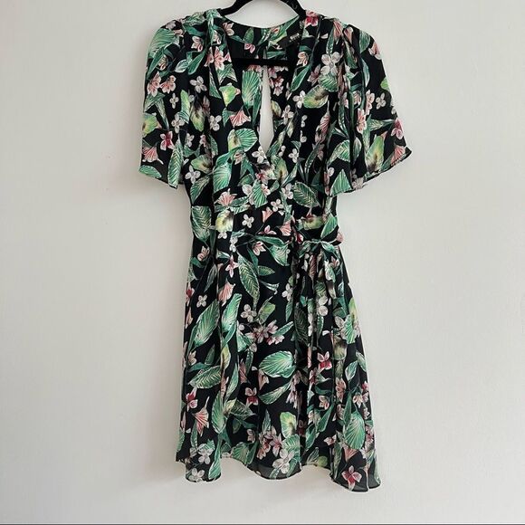 Adelyn Rae Botanical Palm Leaf Floral Open Back Wrap Dress Size Small - Picture 13 of 13